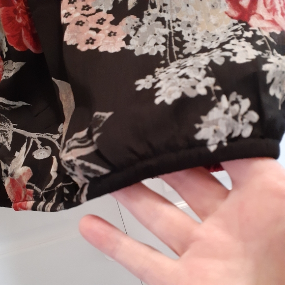 Ladies sleeveless Blouse XL.. One Fashion by Vero Moda - Picture 4 of 5